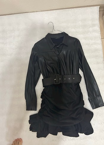 Zara Kemerli Siyah Deri Mini Elbise
