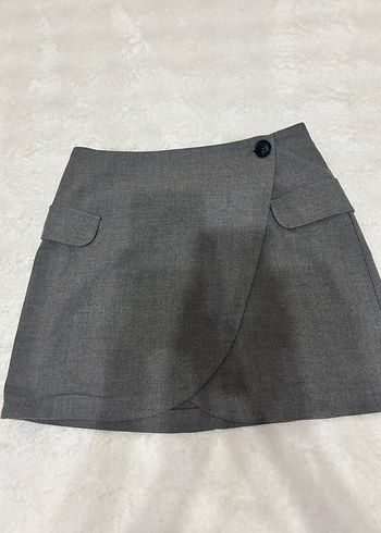m Beden Düğmeli Gri Mini Etek