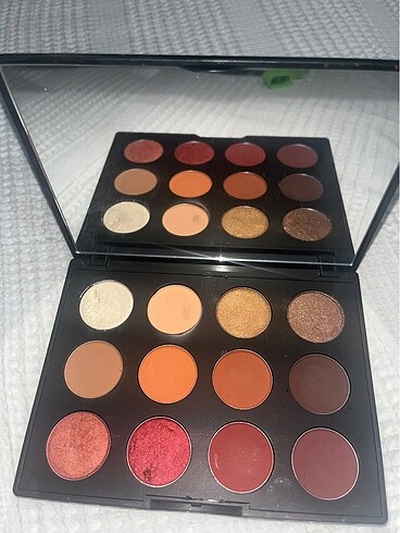  Beden Mac flame-boyant 12 li palet