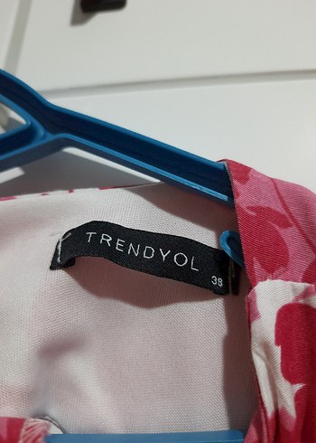38 Beden Pembe Renkli Çiçek Desenli Elbise