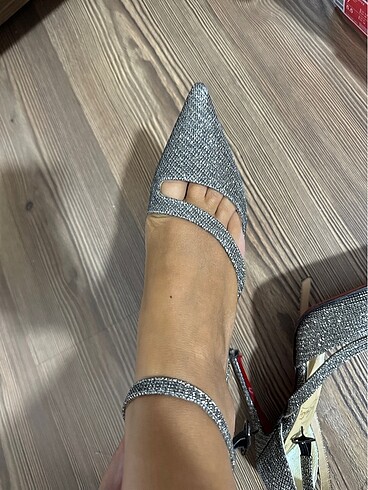36 Beden gri Renk Louboutin replika