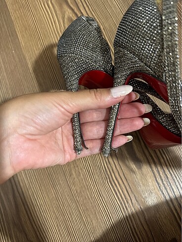 36 Beden Louboutin replika