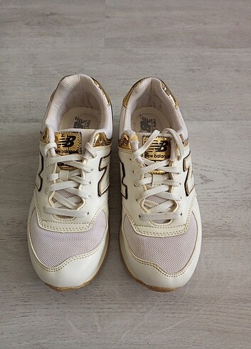 38 Beden beyaz Renk New Balance 574