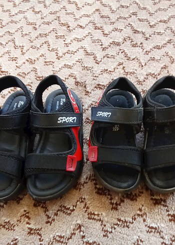 29 Beden 29 ve 32 numara erkek çocuk sandalet ikisi 250TL