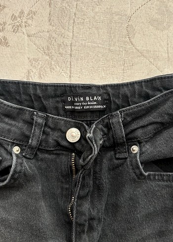 Siyah Kadın Kot Pantolon - Fitted, Midi Boy - Görsel 2