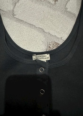 Düğmeli Siyah Kadın Atlet - Görsel 3