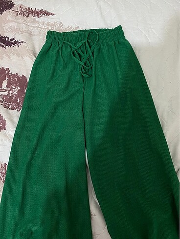 Yesil bol pantolon
