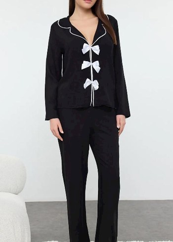 Kadın Siyah Düğmeli Pijama Takımı