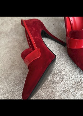 40 Beden kırmızı Renk Klasik Kırmızı Süet Tokalı Stiletto