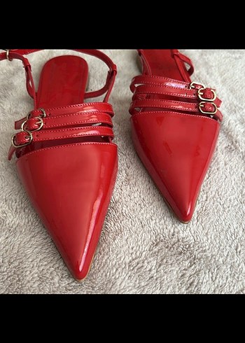 40 Beden Kırmızı Parlak Deri Stiletto Tokalı Kadın Ayakkabı
