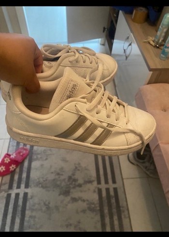 Adidas Beyaz Spor Ayakkabi