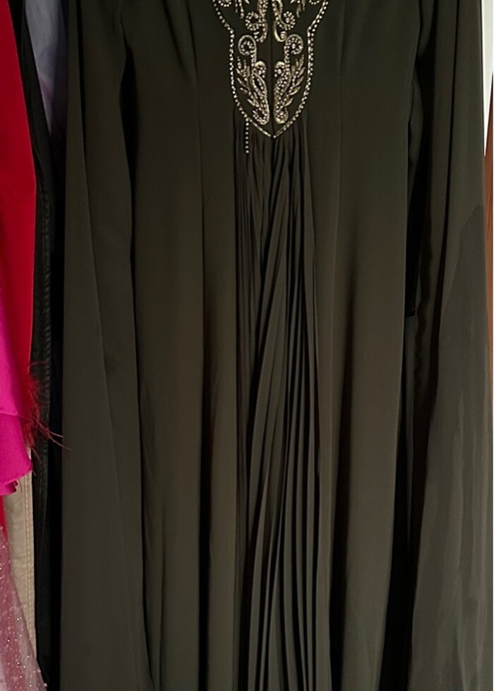 Zümrüt yeşili abiye - Görsel 3