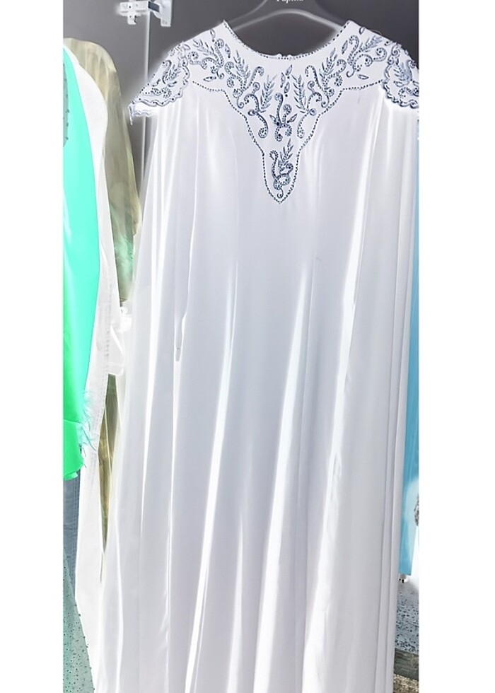 Zümrüt yeşili abiye - Görsel 2