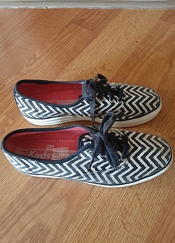 Keds ayakkabi