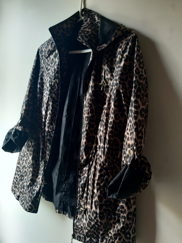 Leopar Desenli  yağmurluk - Görsel 2