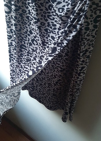 l Beden leopar Desenli Drapeli Midi Elbise