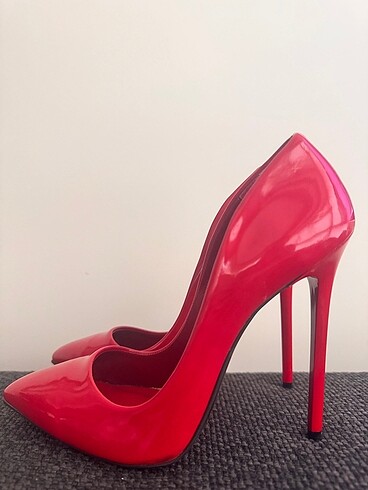 Rugan stiletto