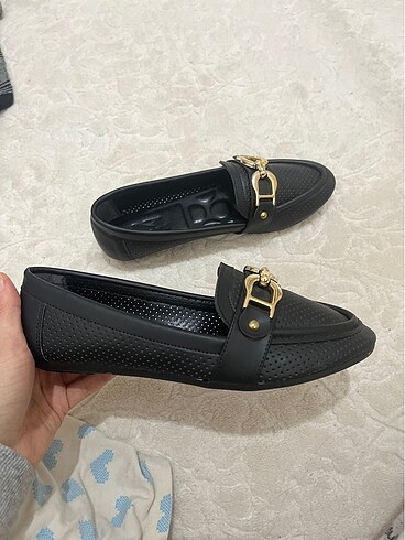 Yeni b
