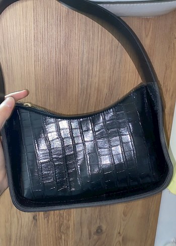 Siyah ve beyaz baget çantalar - Görsel 2