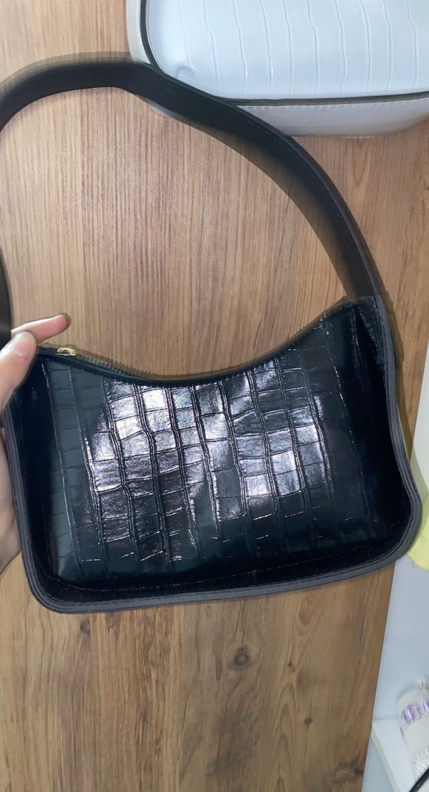 Siyah ve beyaz baget çantalar - Görsel 2