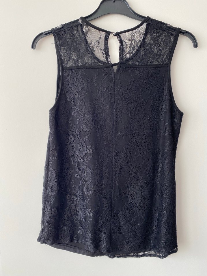 Dantel Detaylı Siyah Kolsuz Bluz - Görsel 3