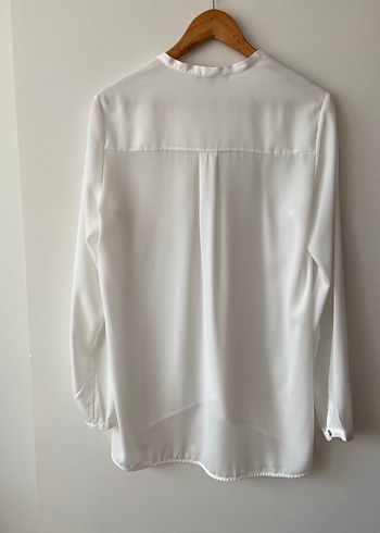 Beyaz V Yaka Kadın Gömlek - Görsel 2