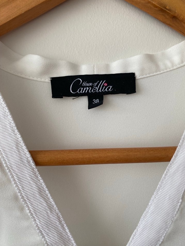 Beyaz V Yaka Kadın Gömlek - Görsel 3