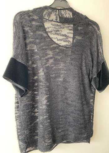 Gri V Yaka Kısa Kollu Triko Kadın Kazak - Görsel 4