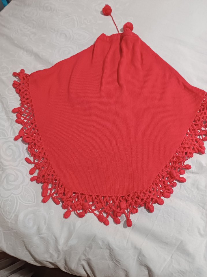 Kız Çocuk Kırmızı Düğmeli Örgü Panço - Görsel 4