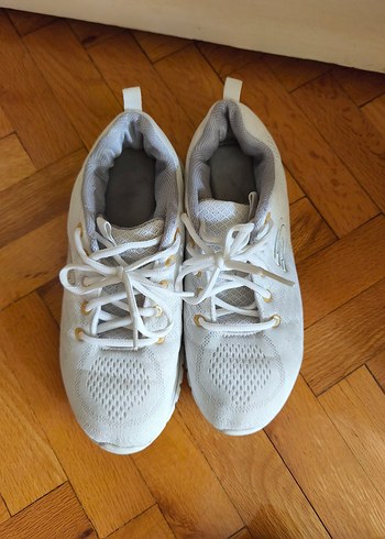 Skechers Beyaz Bağcıklı Kadın Spor Ayakkabı