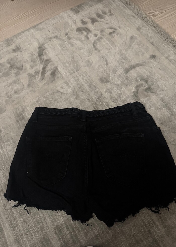 Siyah kısa şort - Görsel 2