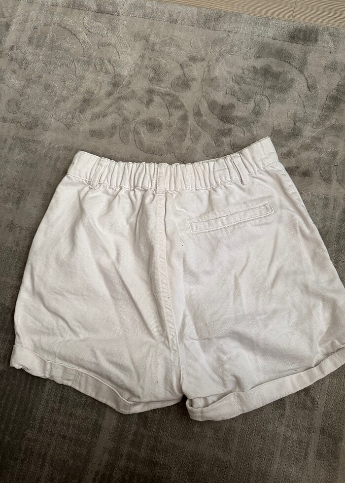Beyaz şort - Görsel 2