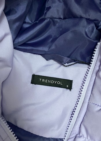 Mor Kapüşonlu Kadın Kışlık Mont - Görsel 3