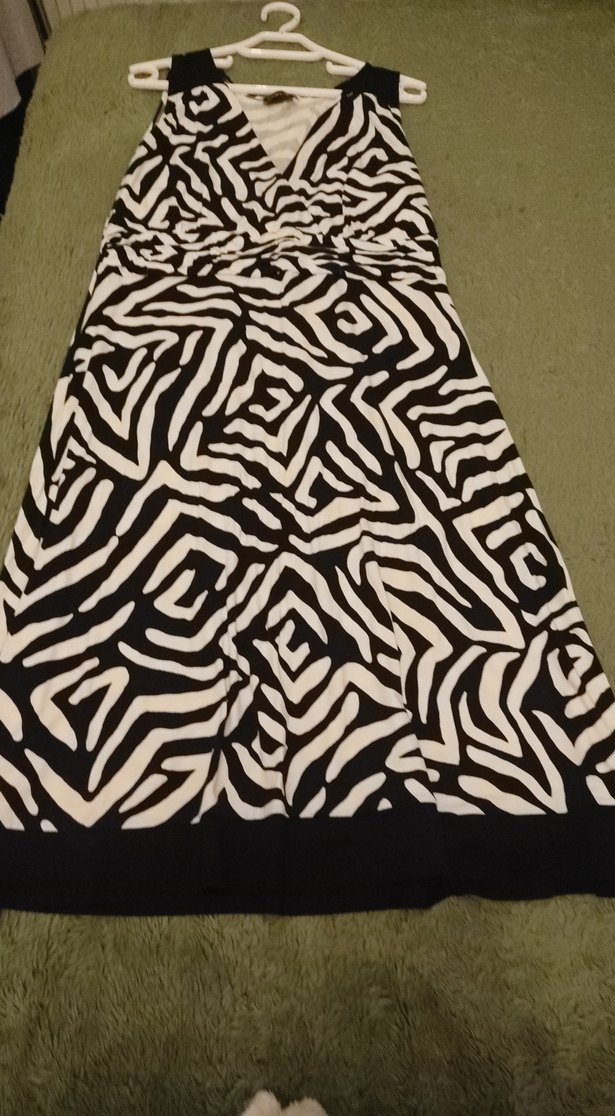 Zebra Desenli V Yaka Hamile Elbisesi - Görsel 2