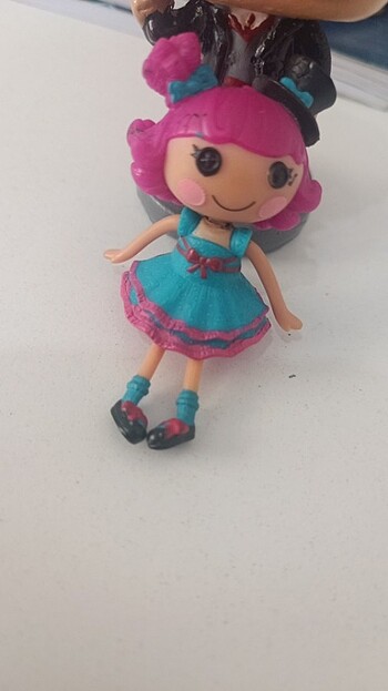  Lalaloopsy bebeği.