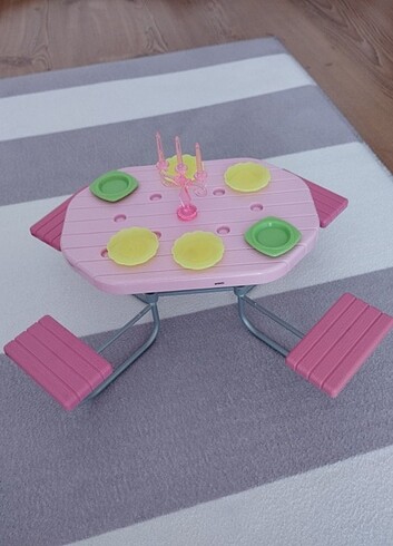  Beden Barbie piknik masası