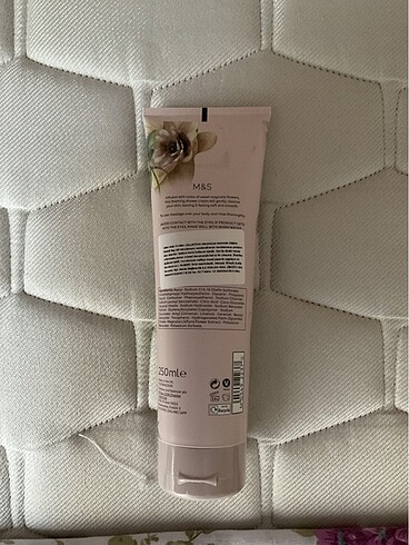 Marks & Spencer Kremli duş jeli