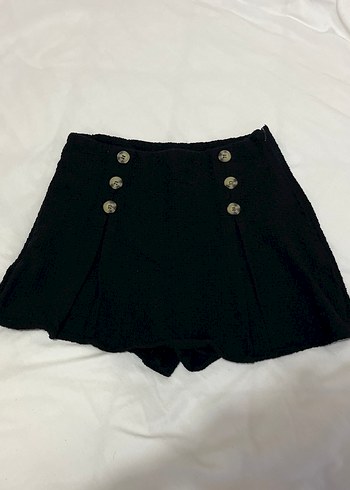 Düğmeli Siyah Mini Şort Etek