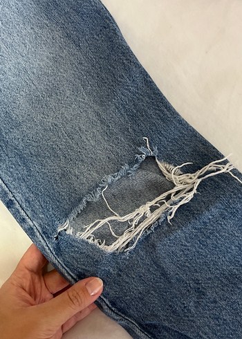 Yırtık Detaylı Mavi Kadın Denim Pantolon