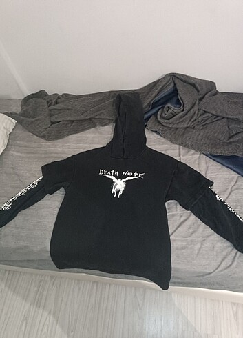 7 Yaş Beden Bershka & death not hoodie