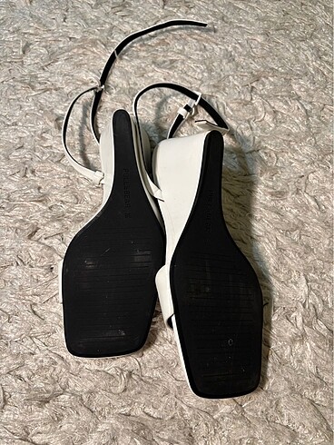39 Beden beyaz Renk Pull Bear Sandalet