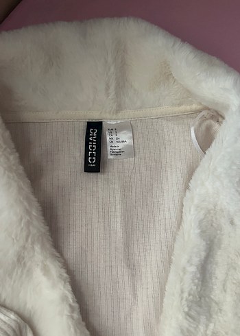H&M Beyaz Kürklü Yaka Detaylı Kadın Kazak