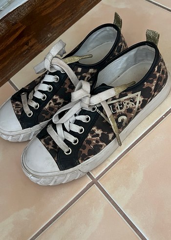 Guess Guess Leopar Desenli Kadın Spor Ayakkabı