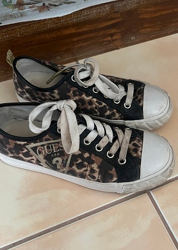 Guess Leopar Desenli Kadın Spor Ayakkabı