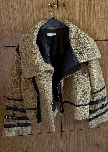 Kürk Detaylı Kahverengi TWIST Kadın Mont