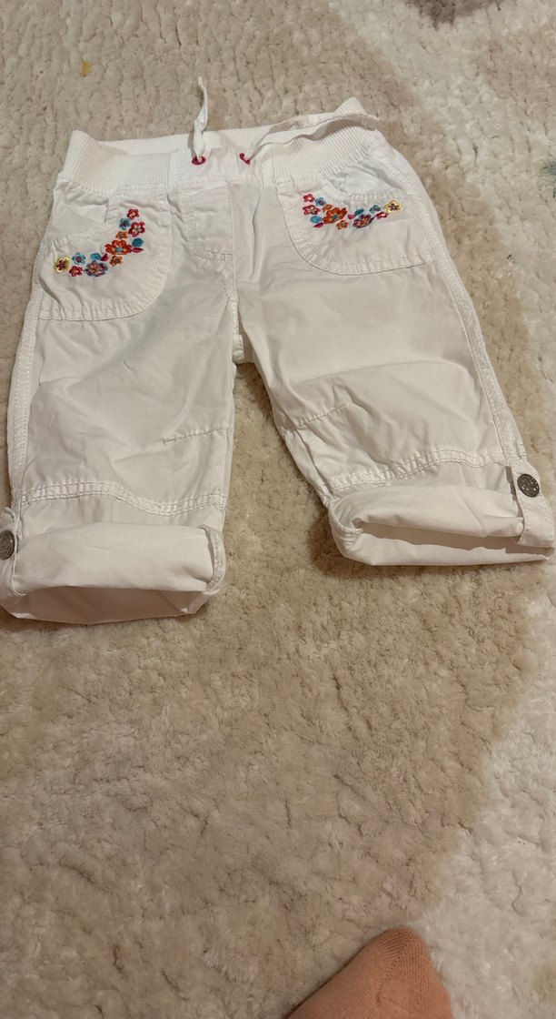 Nakışlı Beyaz Bol Kesim Kız Pantolonu - Görsel 5