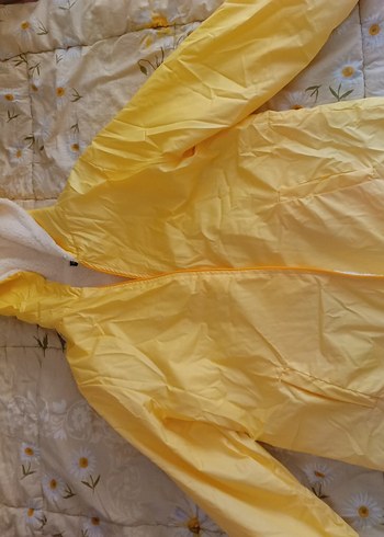 Sarı Kapüşonlu Midi Yağmurluk - Görsel 2