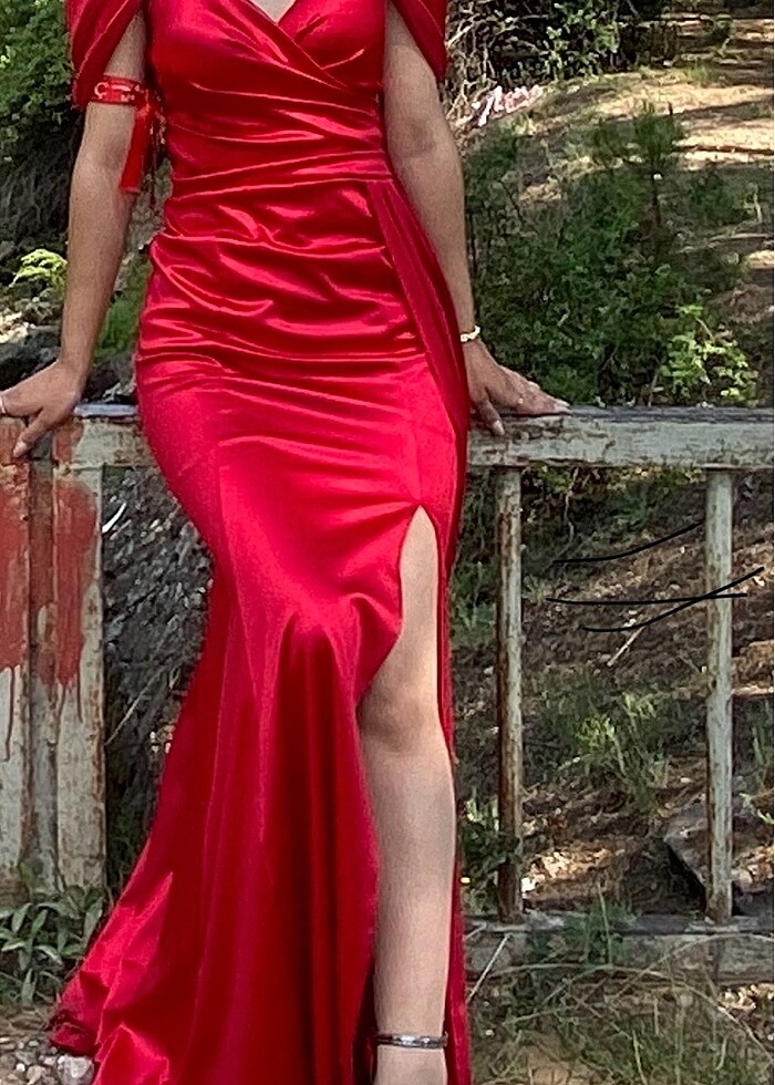 Kırmızı abiye elbise - Görsel 2