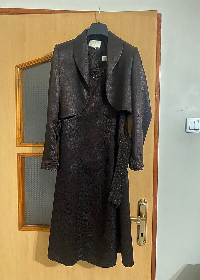 Kısa kemerli elbise - Görsel 2