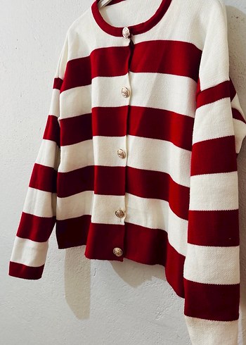 Kırmızı Beyaz Çizgili Düğmeli Kadın Hırka - Görsel 3